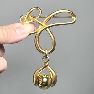 DHT Dinah Hoyt Taylor Pin Brooch Brushed Gold Tone Dangle